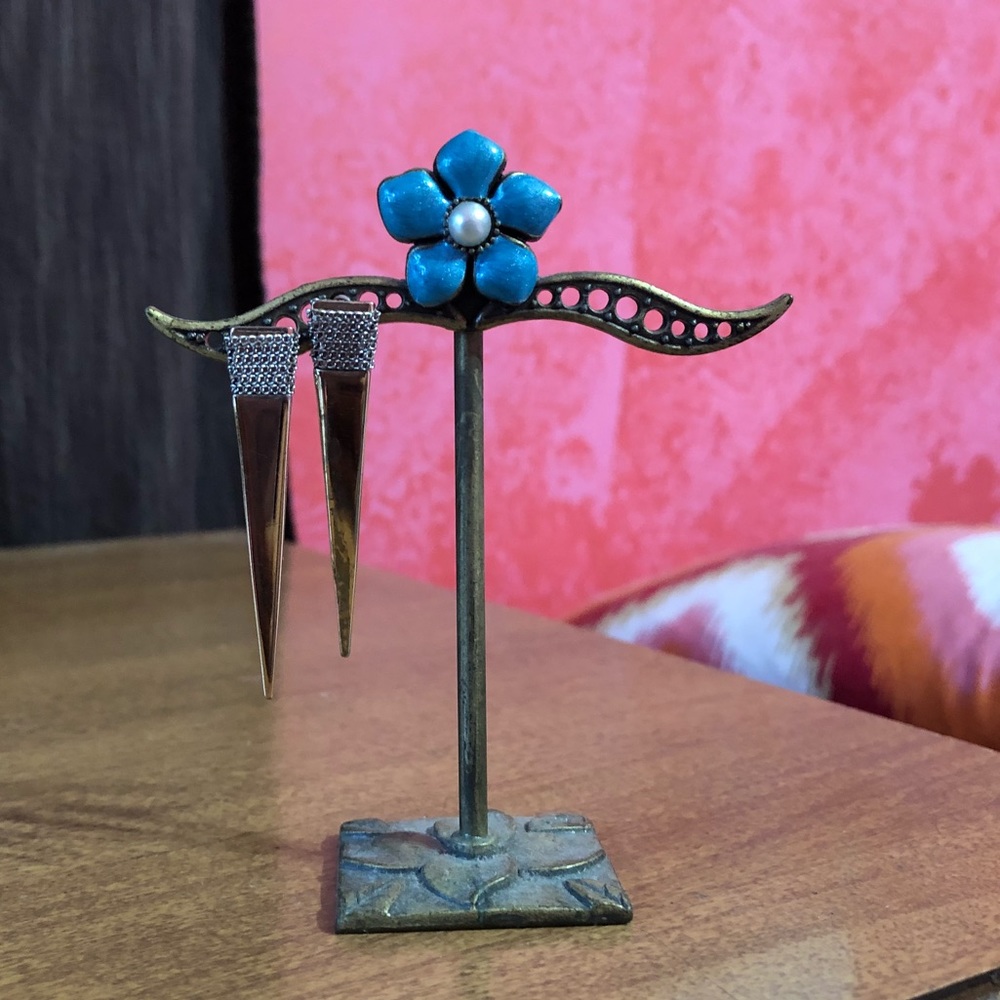 Edgy point earrings